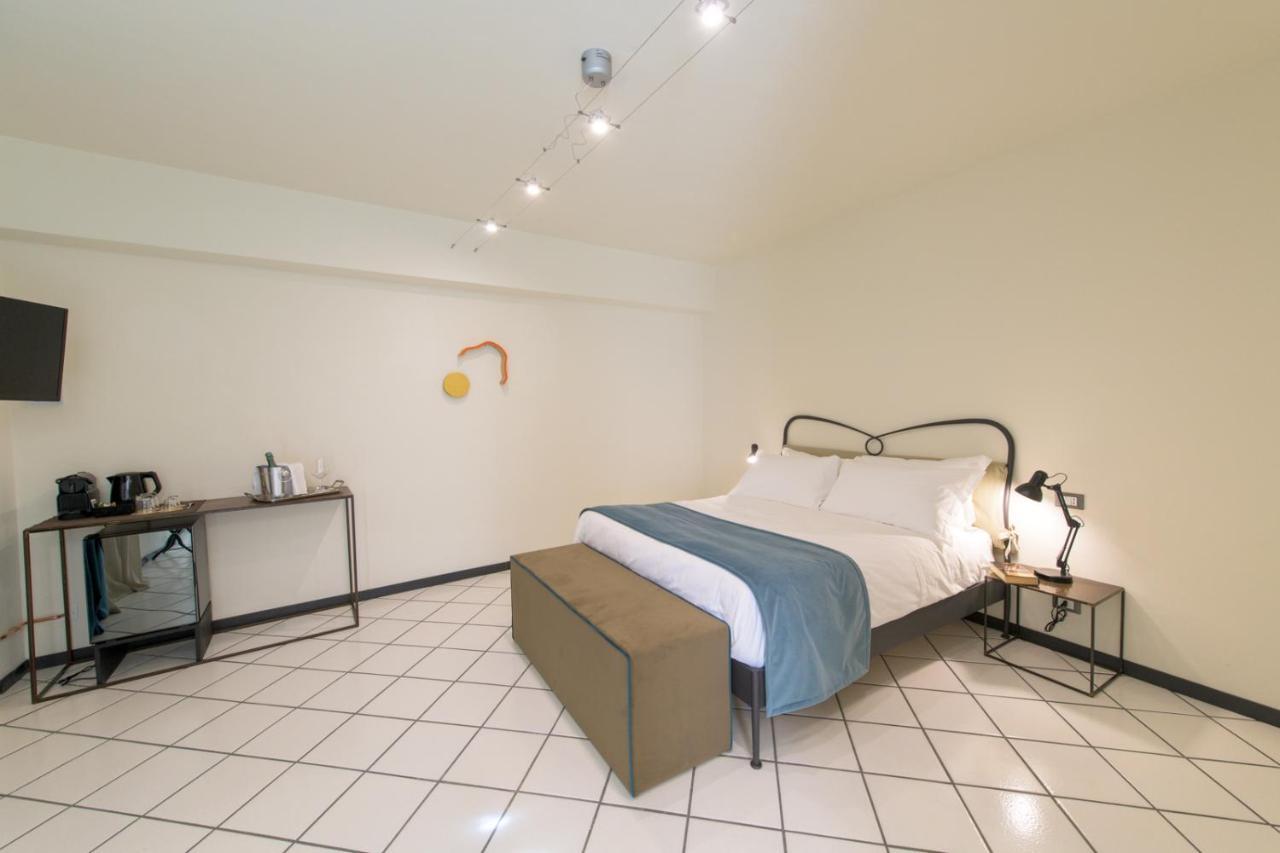 Palazzo Sertorio Suites Гави Экстерьер фото