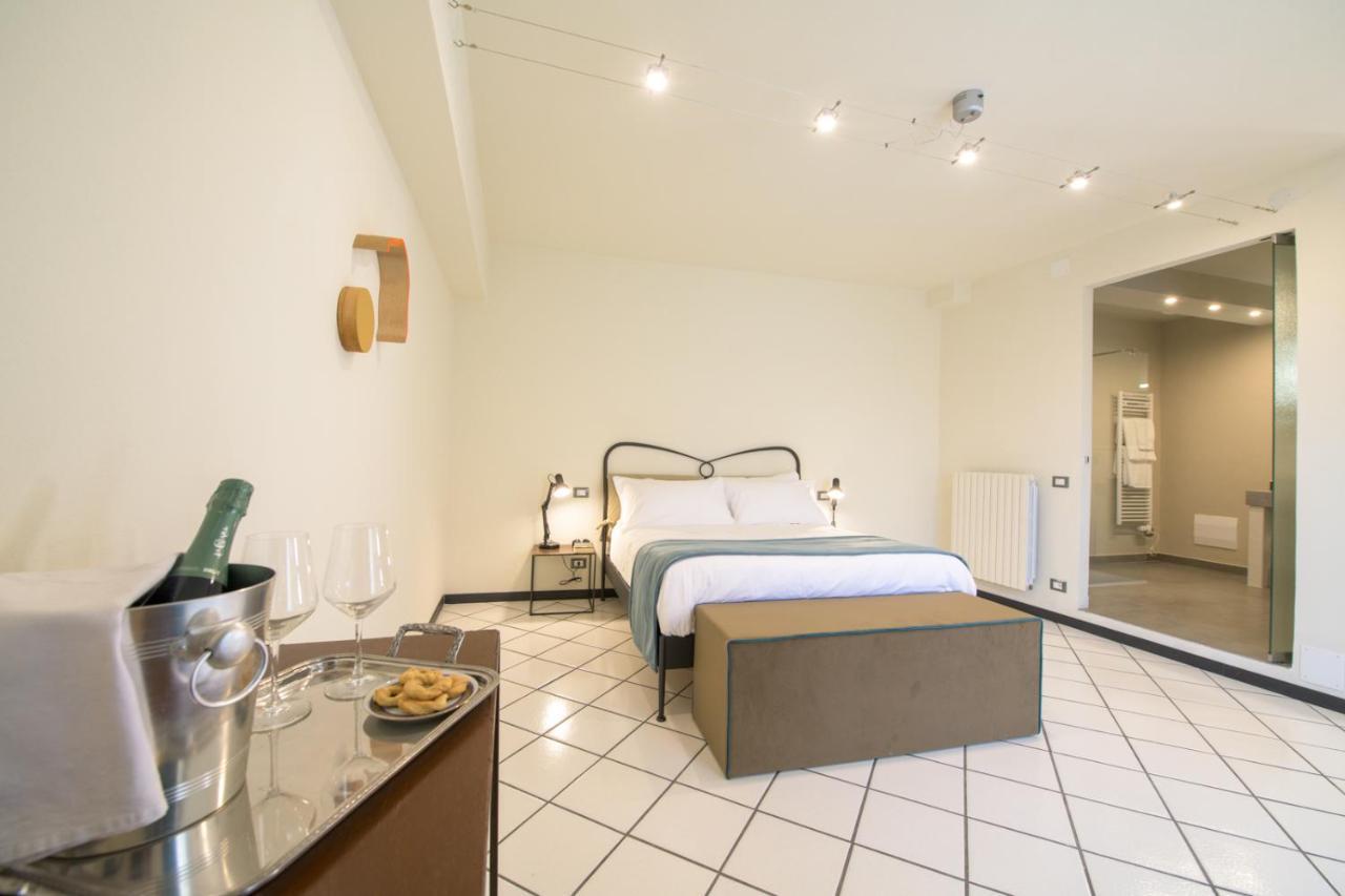 Palazzo Sertorio Suites Гави Экстерьер фото